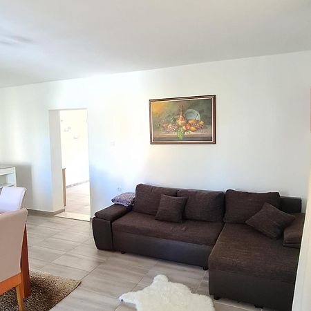 Apartman Varga 特罗吉尔 外观 照片