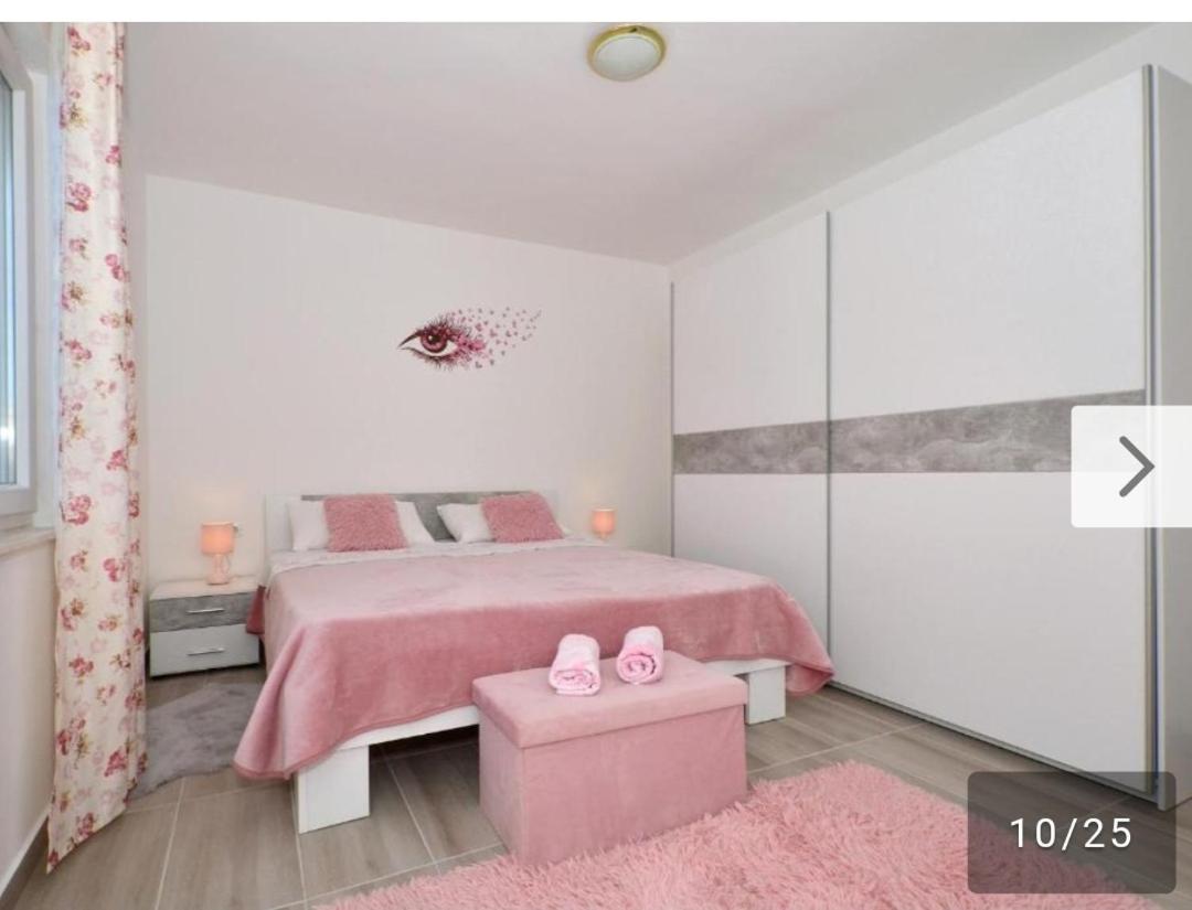 Apartman Varga 特罗吉尔 外观 照片